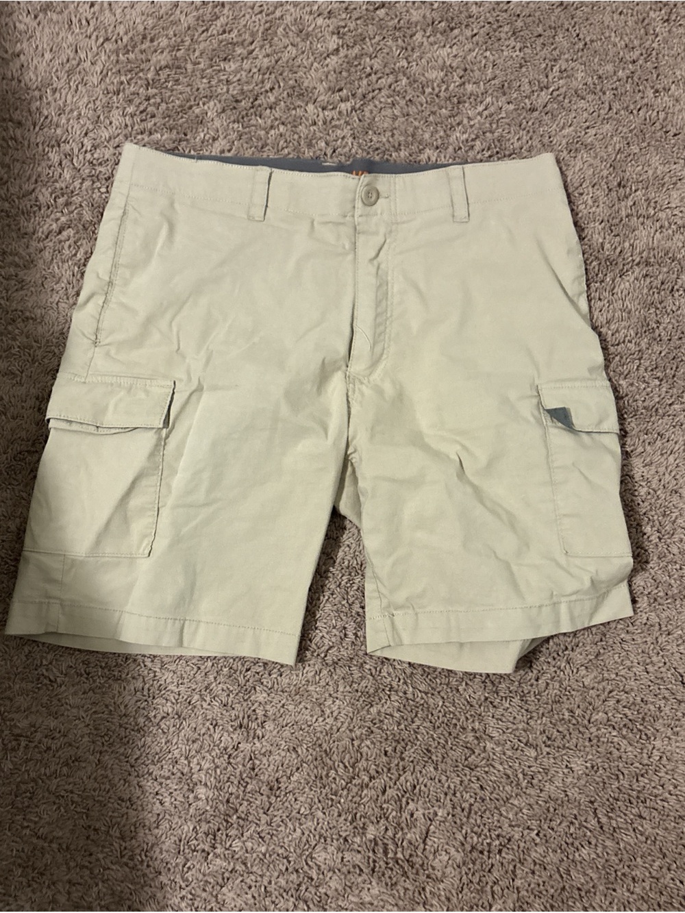 Light Khaki Men's Cargo Shorts with Utility Pockets